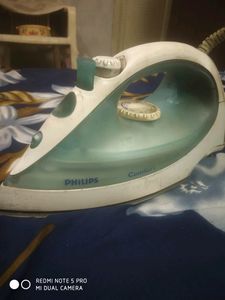 Phillips Steam Iron - Working