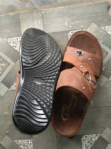Footing Brown Sandals