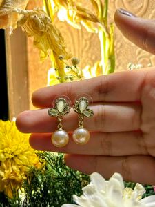 Pearl Drop Earrings
