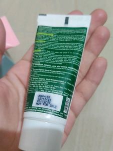 Dot &amp; Key Gel Moisturizer, Facewash &amp; Scrub Sample
