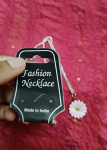 Daisy Pendant Necklace
