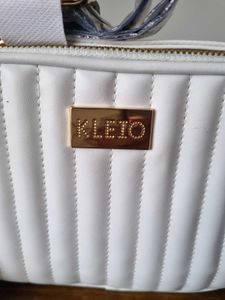 White Teaxtured Medium SLING HANDBAG Kleio