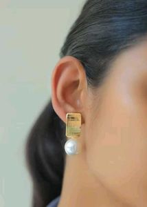 Golden Pearl Drop Earrings🎀