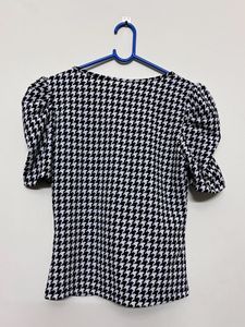 Lowcut Blouse