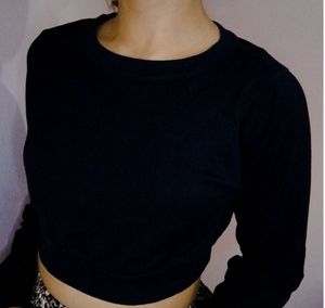 Black Full Sleeves Crop Top