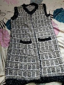 Elegant Sleeveless Tweed Vest