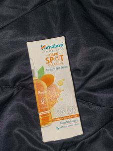 Himalaya Dark Spot Clearing Turmeric Face Serum