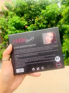 Eyeshadow Palette- Huda Beauty