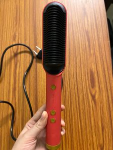 Hair Brush &amp; Straightening Built With Comb
