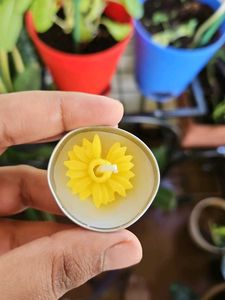10 Tea Light Candles With Yellow Flower