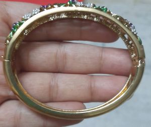 Floral Oval Bracelet
