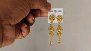 Gold Tone  Earrings Jumki