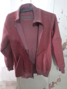 Comfortable maroon Joggers M size