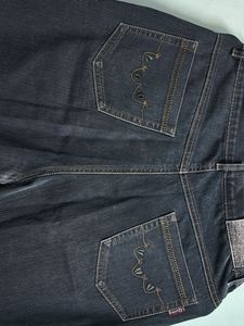 Women’s Straight-fit Jeans