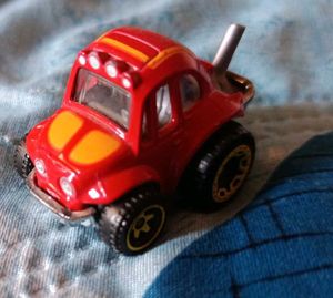 Hot Wheels 70' Volkswagen Baja Bug