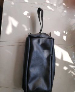 Men Casual Shoes + A Travel Pouch (Free)