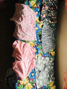 5 Girls Shorts