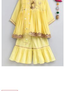 Ethnic Wear Kurta and Sharada Set For Baby Girl