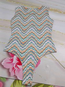 (800)Patterned Sleeveless Top
