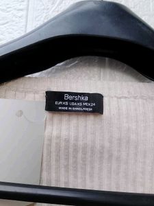 New with tag Pinterest Ribbed Button-Up Crop Top