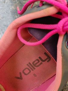 Volley Canvas Shoes - Size 7