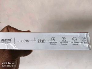 KDM UC95 Car Charger