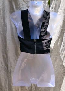 SHEIN BLACK CROP TOP