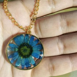 New Daisy floral Neckpiece 💙