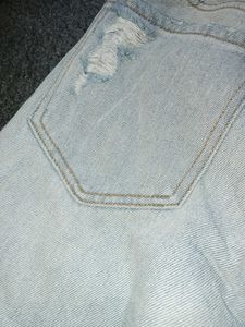 Light Wash ripped Denim Jeans