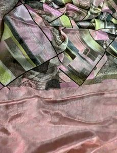 PURE CRAPE SILK SAREE.Fixed price