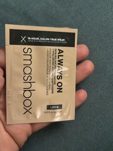 Smash box Always On Skin Balancing Foundation
