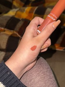 huda color super star matte lipgloss