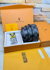 LOUIS VUITTON MENS IMPORTED BUCKLE BELTS WD BOX