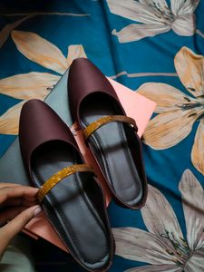 New Bellies Burgundy With Shimmer Details
