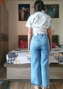 Trendy high rise Straight leg Jeans👖