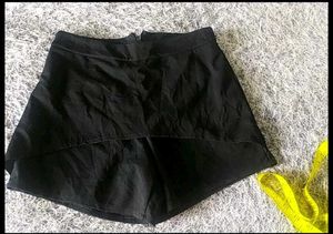 Black Skort