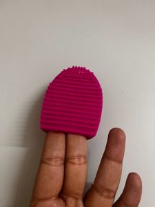 Makeup Brush Cleaner