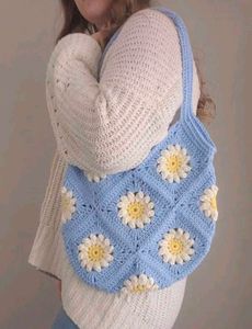 Crochet Daisy Tote Bag