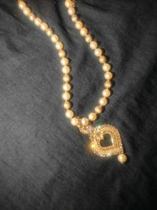 pendant with pearl chain