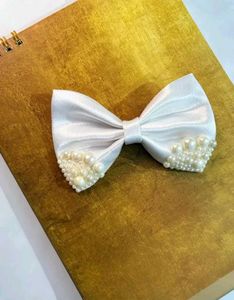 Pearl Embellished Bow Hair Clips