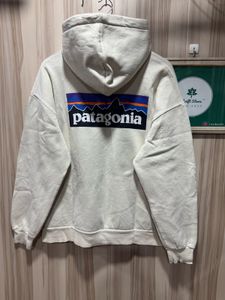 Patagonia P-6 Logo Uprisal White Baggy Hoodie