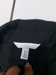 H&M Classic Black Button-Down Shirt