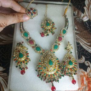 A Very Nice Jewellery