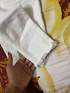 White High-Waisted Jeans