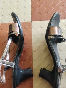 Sandals With High Hill