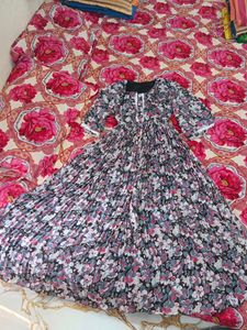 Nice Frock , Bell Astin, And Elastic Is Their