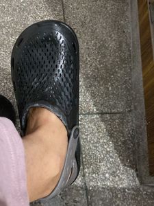 Get 2pairs Of Footwear