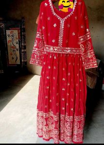 pink Embroidered Kurta.srif 30 miniut wear kiya.