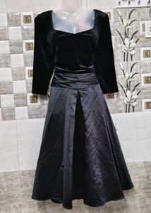 Elegant Black Velvet Midi Dress