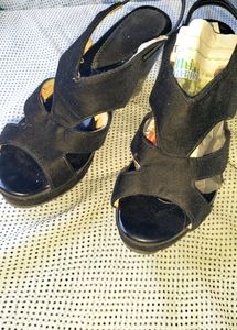 👠Beautiful Black Heel 😻with Free Shipping 🥳🎉